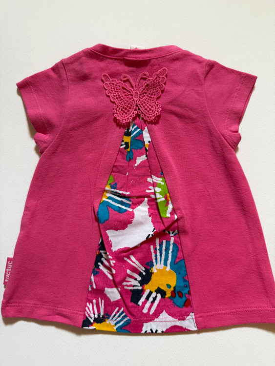 تیشرت دخترانه صددرصد cotton پیلی در پشت لباس