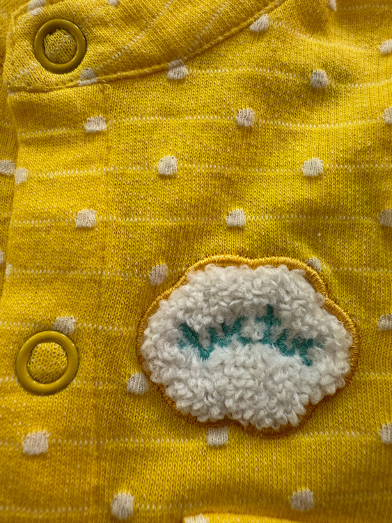 سویشرت نوزادی برند اسپانیایی با طرح برجسته ابر و برف