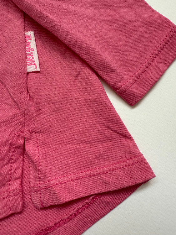 تیشرت برند tuc tuc نوزادی دارای برش خاص و چاک زیبا